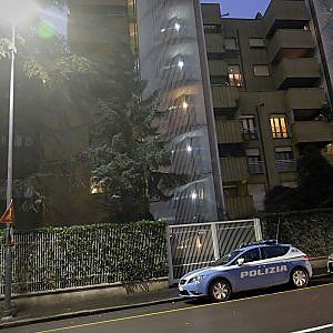 Milano violenta: studente accoltellato da ladri in casa