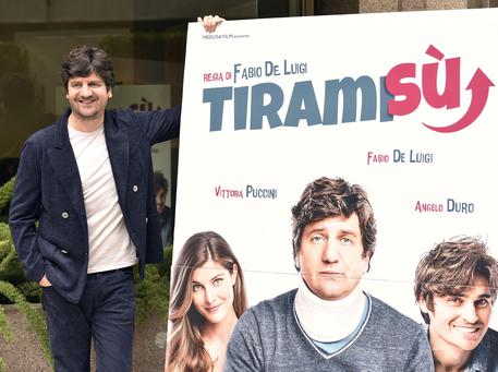 Fabio De Luigi: Esordio alla Regia con Tiramisù