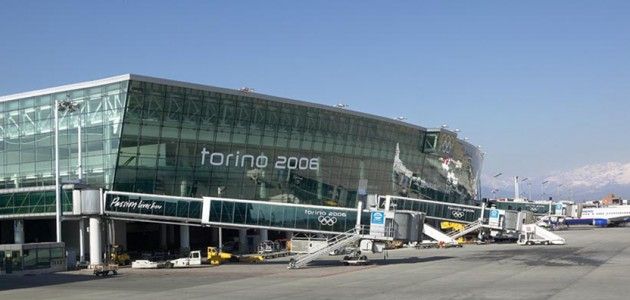 Marocchino scavalca recinzione aeroporto Caselle