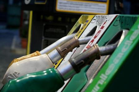 Prezzo Petrolio Aumenta: Rincari Benzina e Diesel