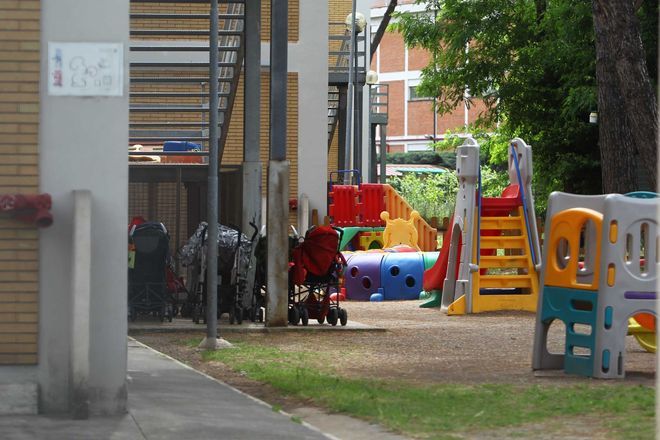 Rimini: maestra in manette per botte in classe