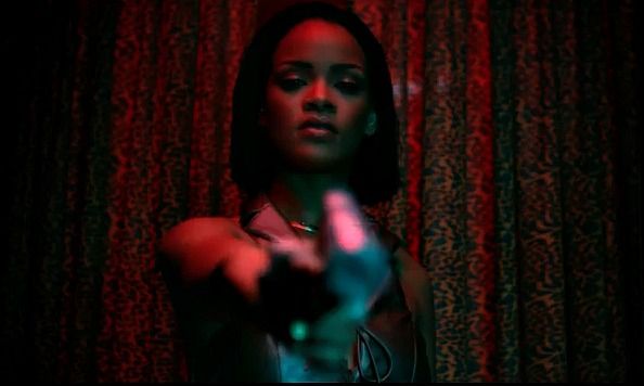 Rihanna senza veli nella clip di "Needed Me"