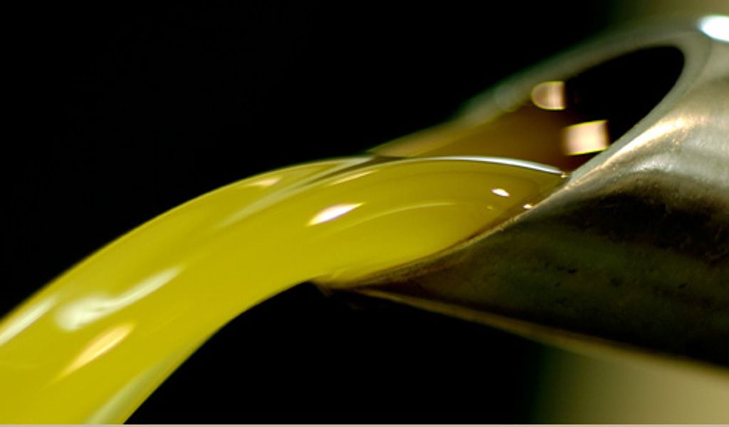 Olio d'oliva: decreto sanziona contraffattori