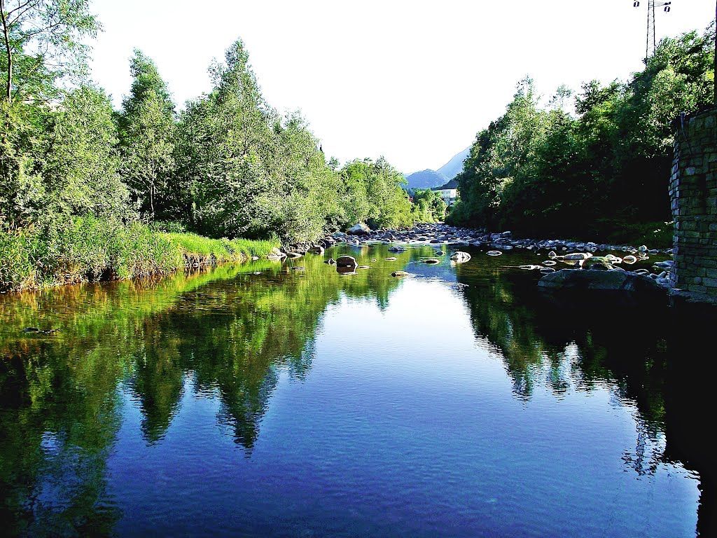 Cornaredo, tuffo fatale nel torrente: minore muore