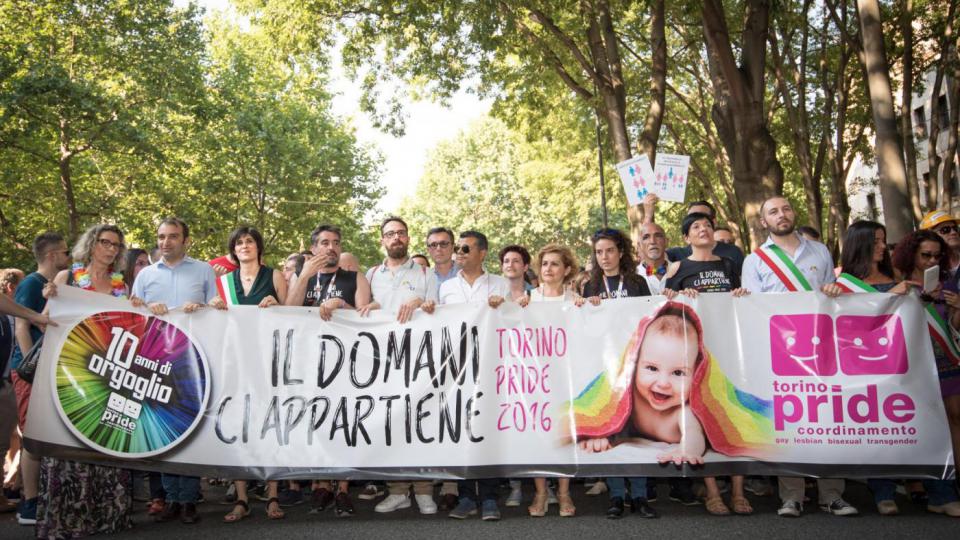 Gay Pride a Torino: sfila anche Appendino